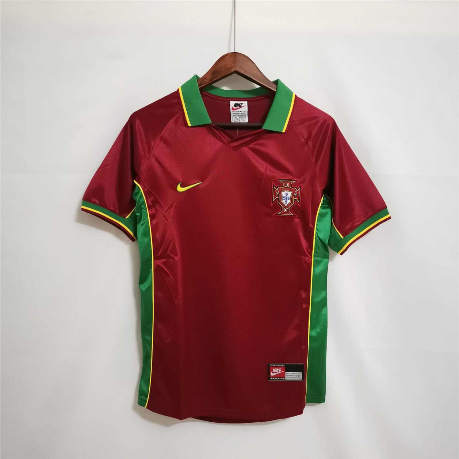 Camiseta local de Portugal 1998