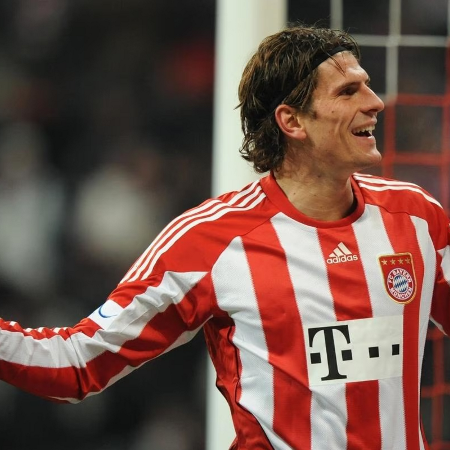 Bayern Munich Home Shirt 2010/11