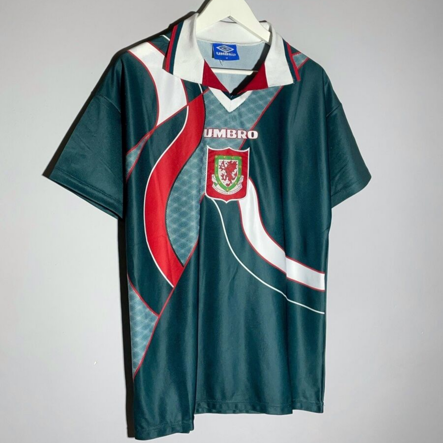 Camiseta de visitante de Gales 1994